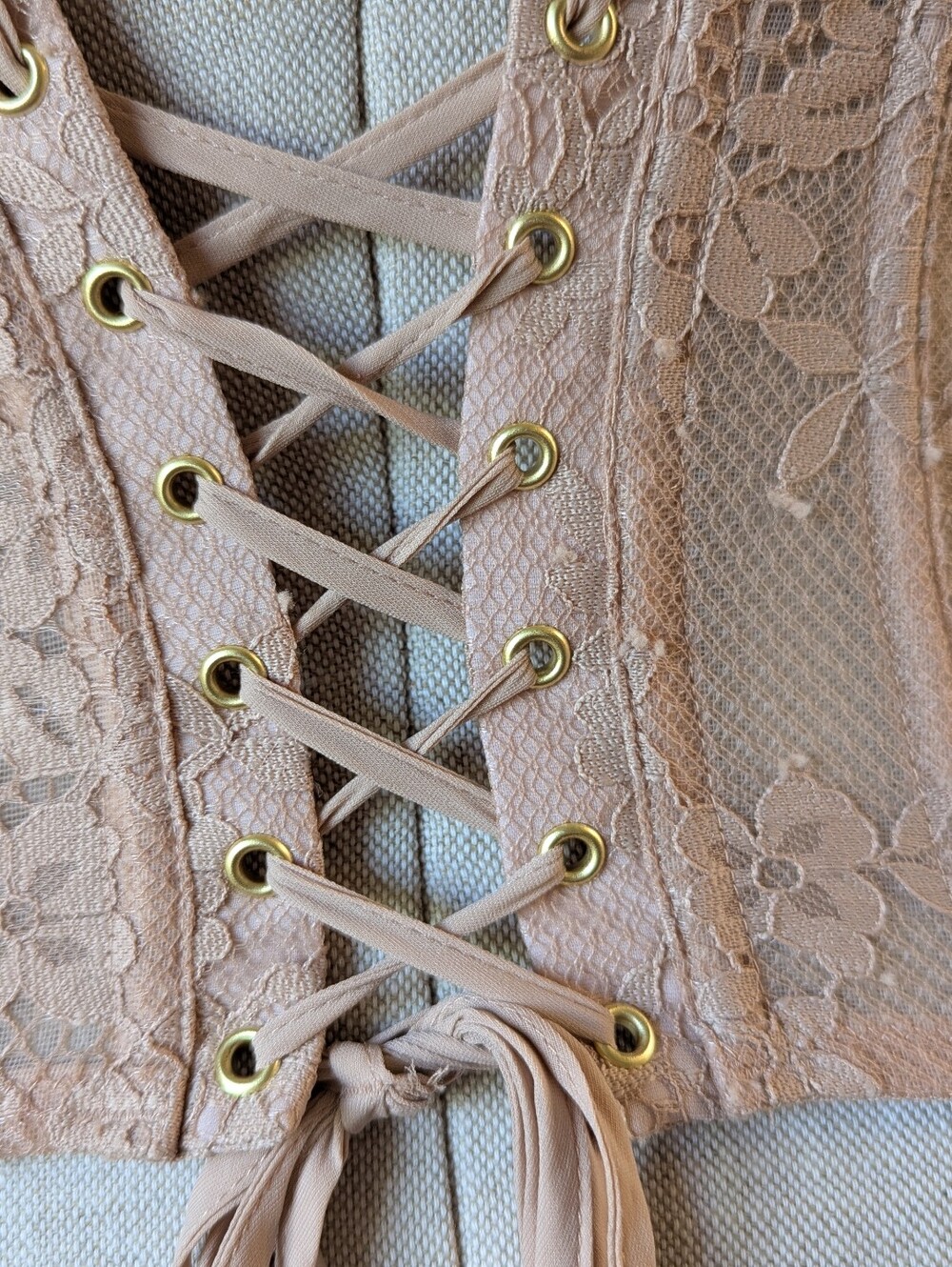 🩷🆕VS The Classic Corset Praline Lace Fitted Top with Lace-Up Back Gold Bodycon - Picture 10 of 16
